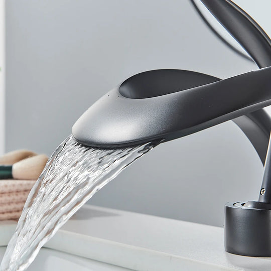 Luxury Stylish Oval Bathroom Basin Mixer Faucet